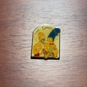 - Vintage 1990 Simpson pin